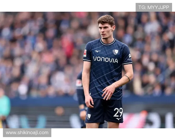 [德甲]波鸿队快速反击 浅野拓磨低射扳平比分.